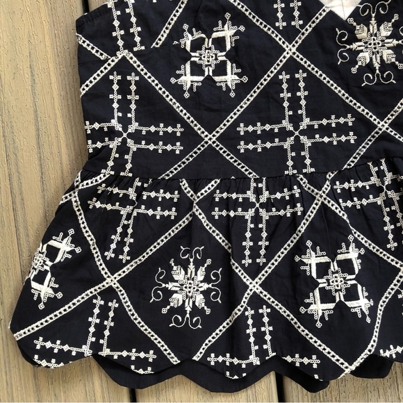 NWT Entro Black & White Geometric Embroidered Sleeveless Top Size L - Picture 3 of 8